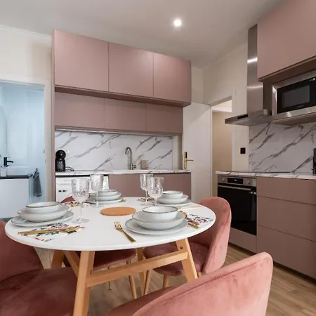 Experience Like A Local Лиссабон