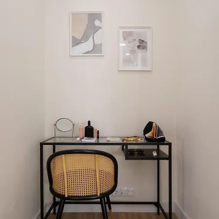 Experience Like A Local * Lisboa