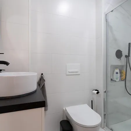 Experience Like A Local * Lisboa